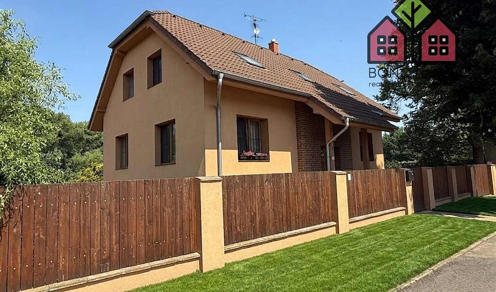 Prodej domu 230 m² s pozemkem 939 m², Záluží – fotka 1 z 35