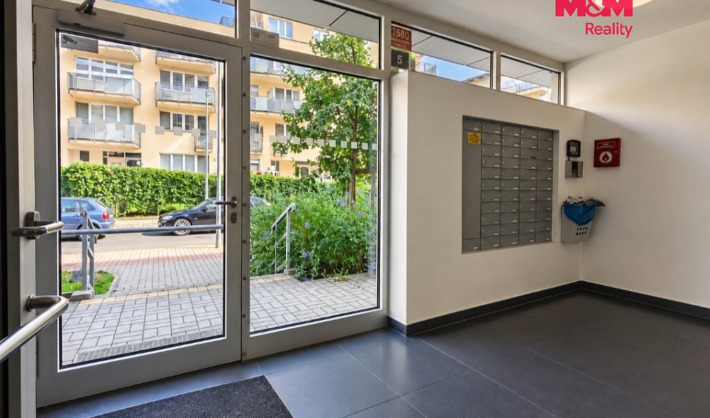 Pronájem bytu 2+kk 57 m², Praha – náhled fotky 24