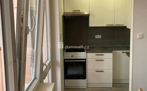 Prodej bytu 1+kk 28 m², náměstí Družby, Ostrava - Poruba