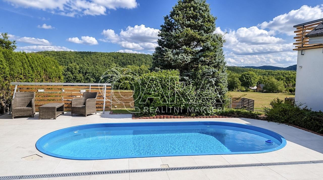 Prodej domu 285 m² s pozemkem 730 m² – fotografie 4