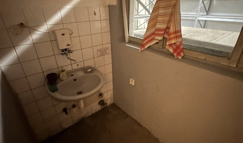 Pronájem skladovacích prostor 1 700 m², Postoloprty – náhled fotky 9