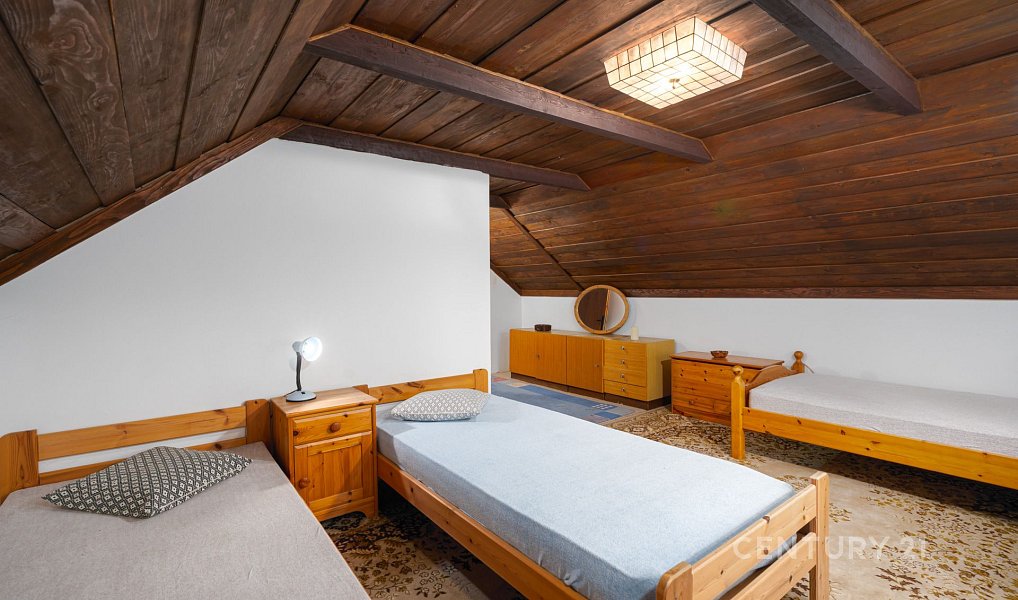 Prodej chaty/chalupy 198 m² s pozemkem 2 388 m², Jince – náhled fotky 27