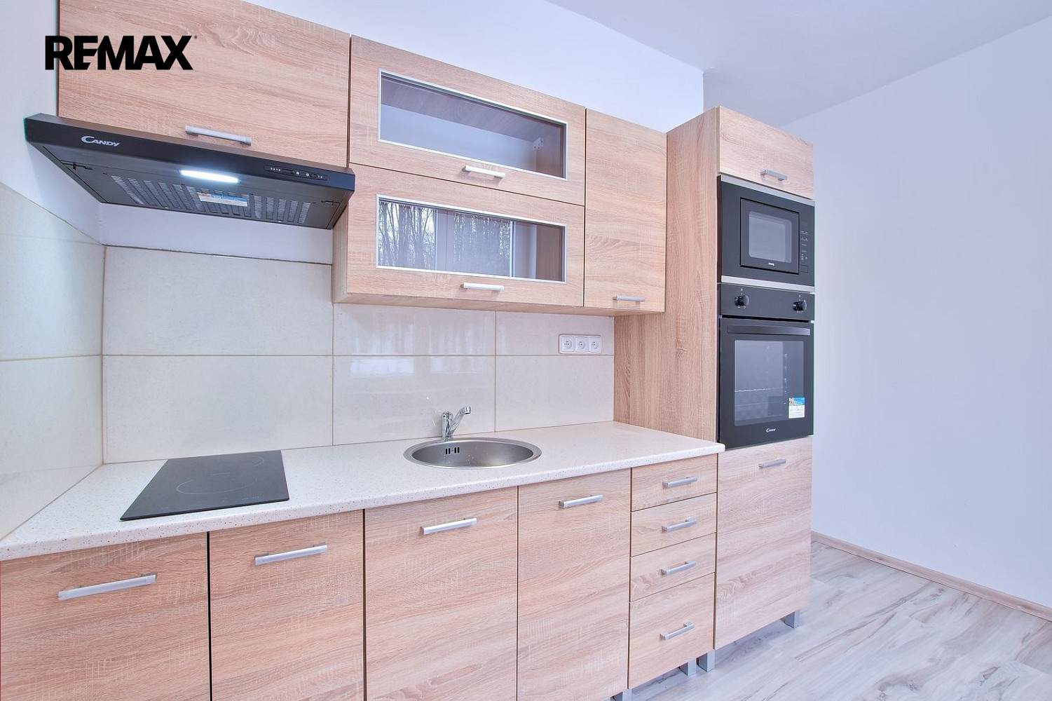 Pronájem bytu 2+1 58 m² – fotografie 4