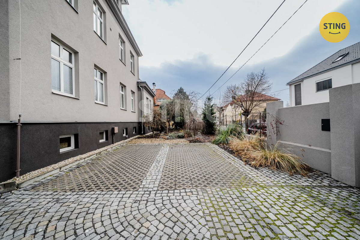Pronájem bytu 2+1 70 m² – pohled 2