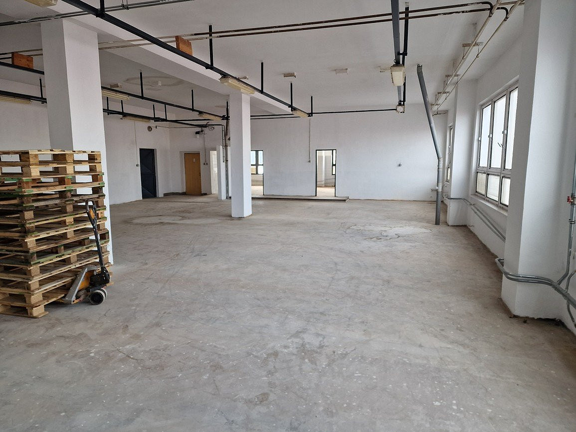 Pronájem výrobních prostor 298 m² – fotografie 4