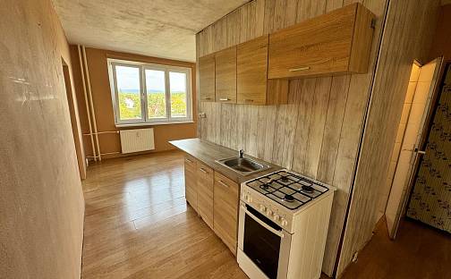 Pronájem bytu 4+1 81 m², Revoluční, Nové Sedlo, okres Sokolov