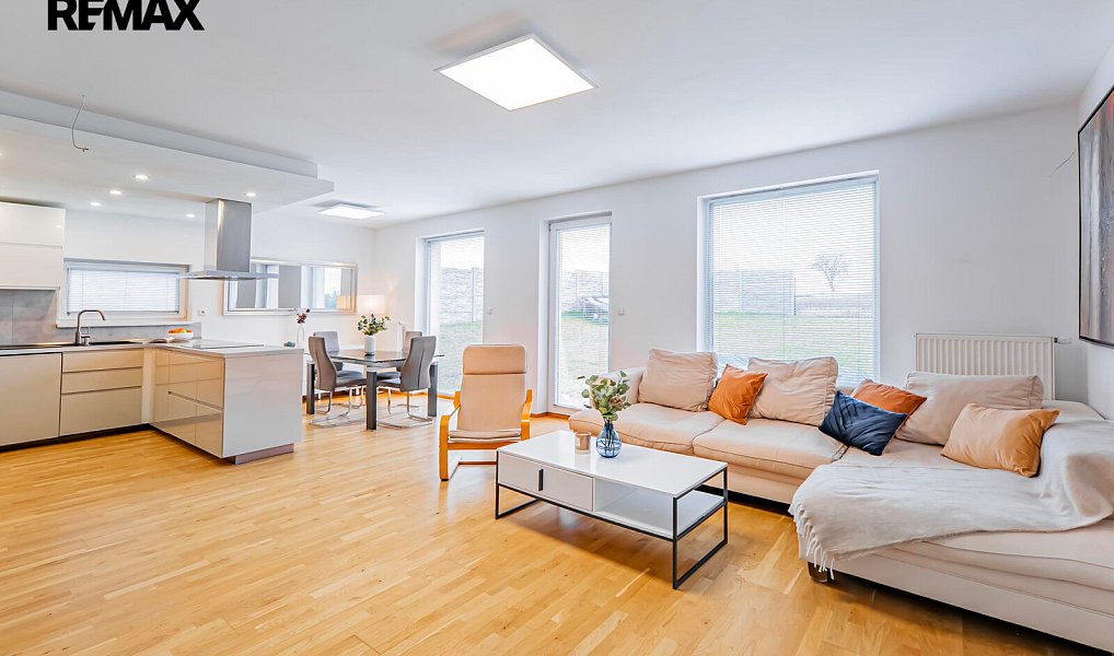 Prodej domu 180 m² s pozemkem 679 m², Veleň – náhled fotky 4