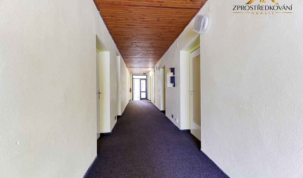Prodej ubytovacího objektu 1 960 m², Březová – náhled fotky 3