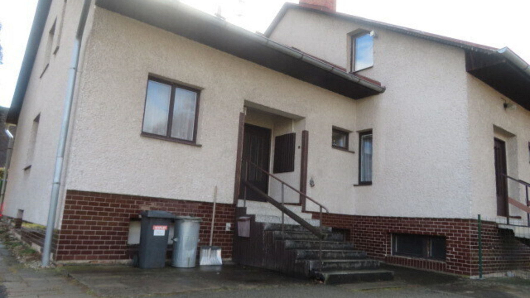 Dražba domu 216 m² s pozemkem 1 561 m²