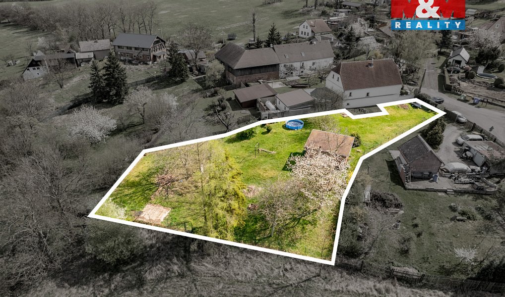Prodej stavebního pozemku 1 435 m², Chuderov – náhled fotky 3