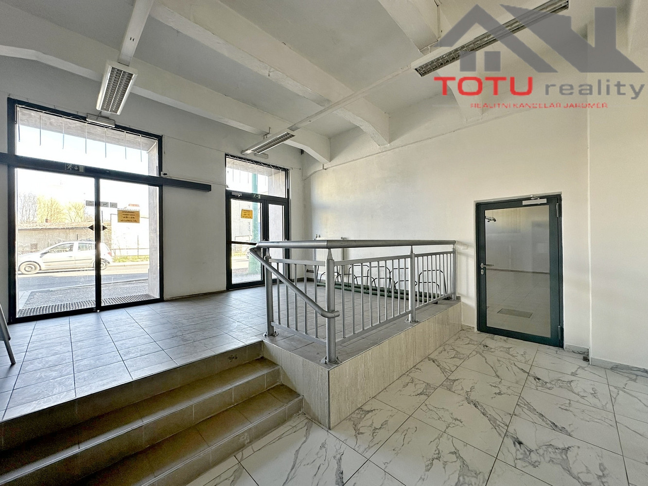 Pronájem obchodních prostor 205 m² – fotografie 4