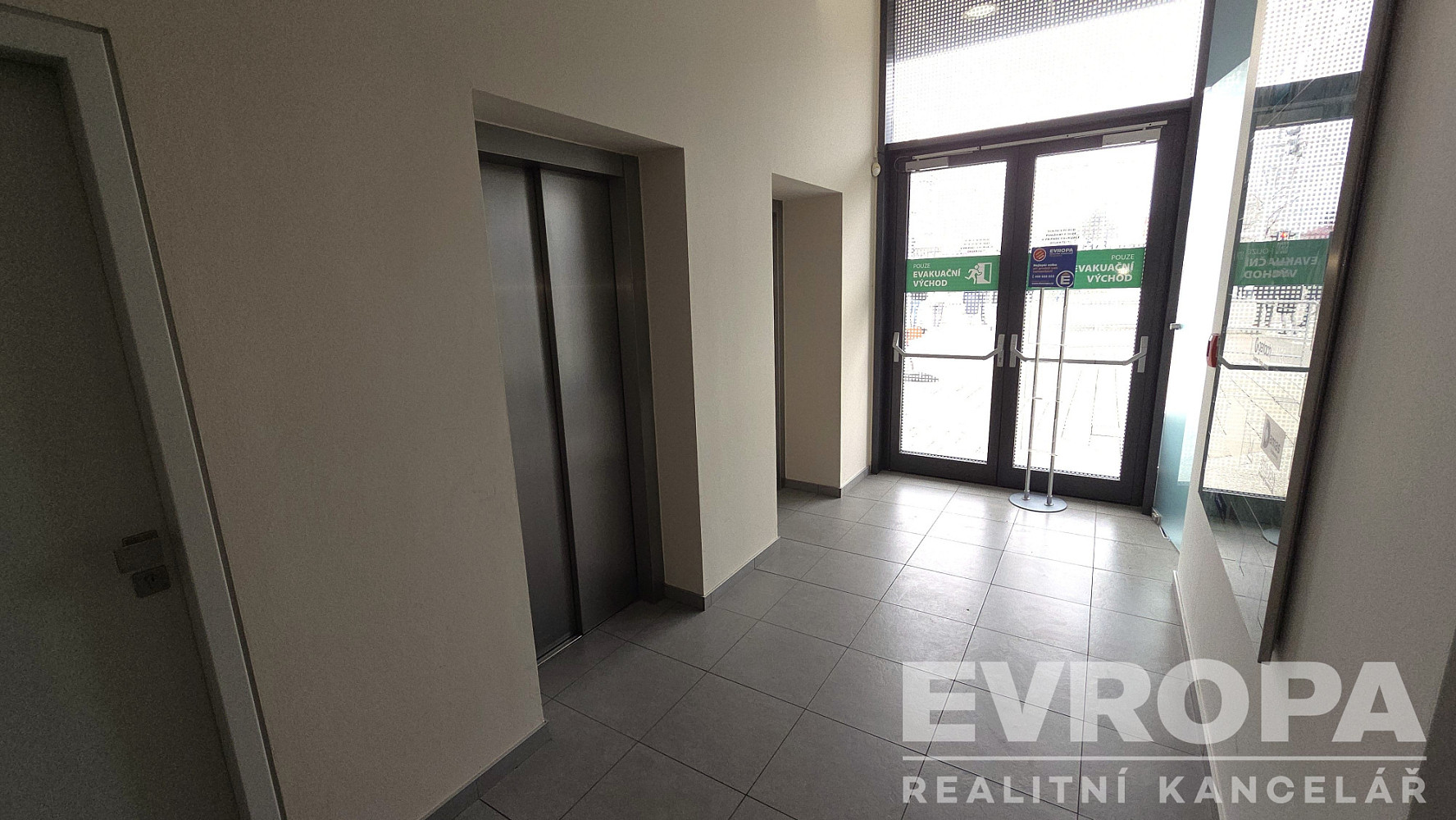 Pronájem kanceláře 24 m² – fotografie 5
