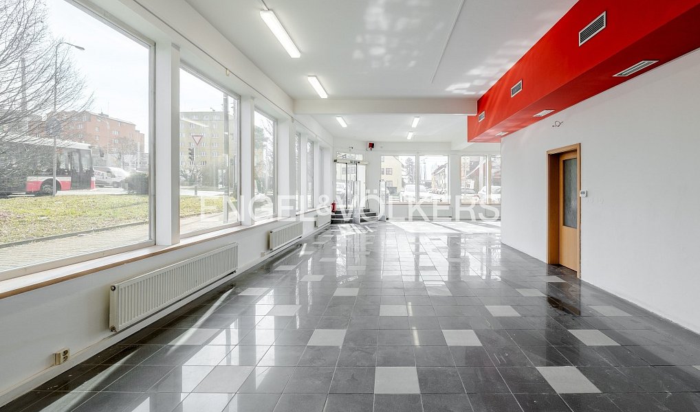Pronájem obchodních prostor 418 m², Praha – náhled fotky 4