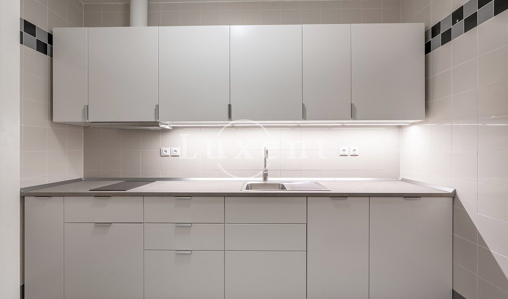 Pronájem kanceláře 156 m², Praha – náhled fotky 7
