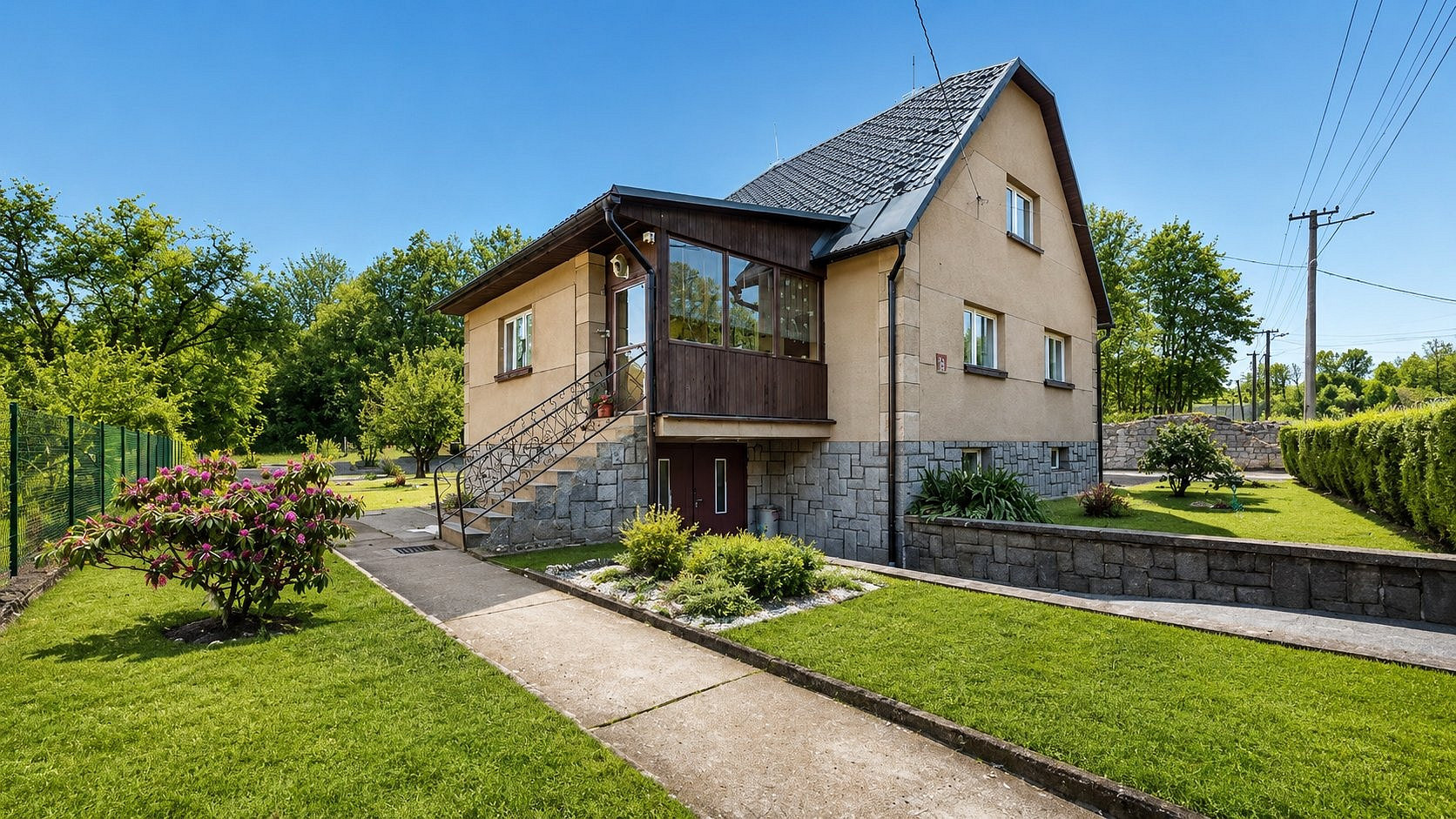 Prodej domu 177 m² s pozemkem 1 568 m²
