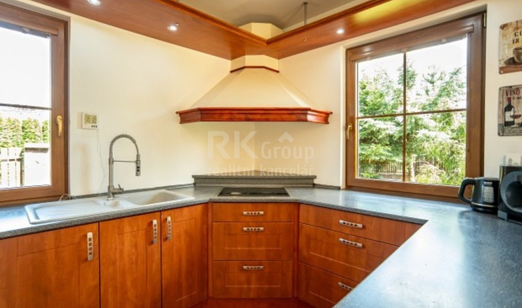 Prodej domu 338 m² s pozemkem 1 259 m², Lány – náhled fotky 15