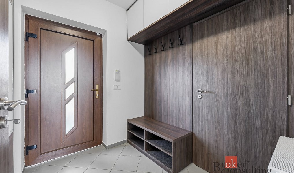 Prodej domu 240 m² s pozemkem 812 m², Žiželice – náhled fotky 31