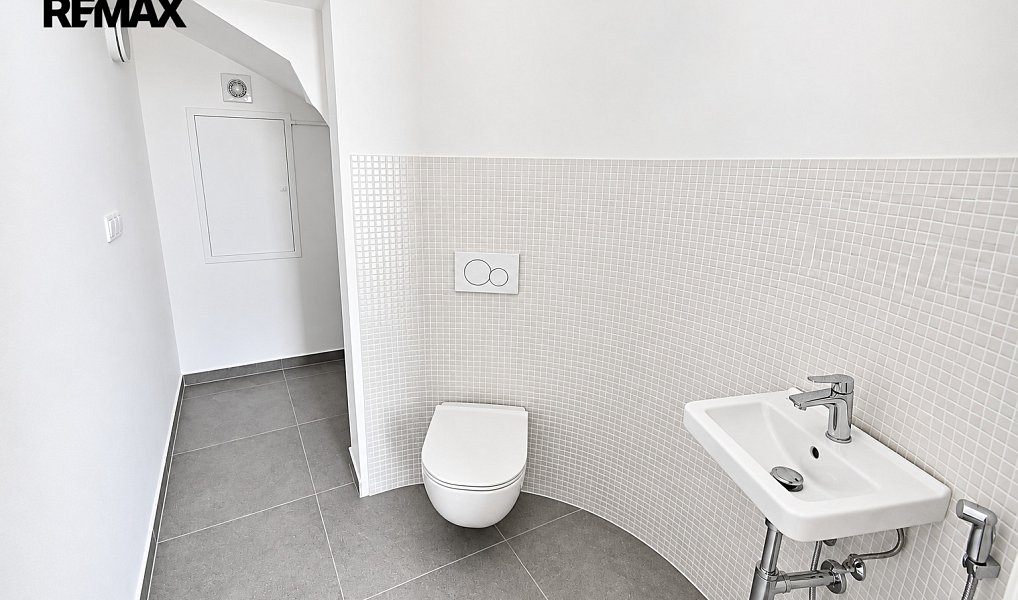 Pronájem kanceláře 110 m², Hradec Králové – náhled fotky 24