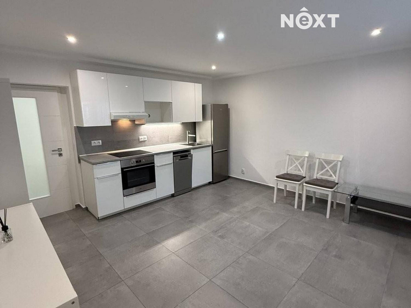 Pronájem bytu 2+kk 43 m² – fotografie 2
