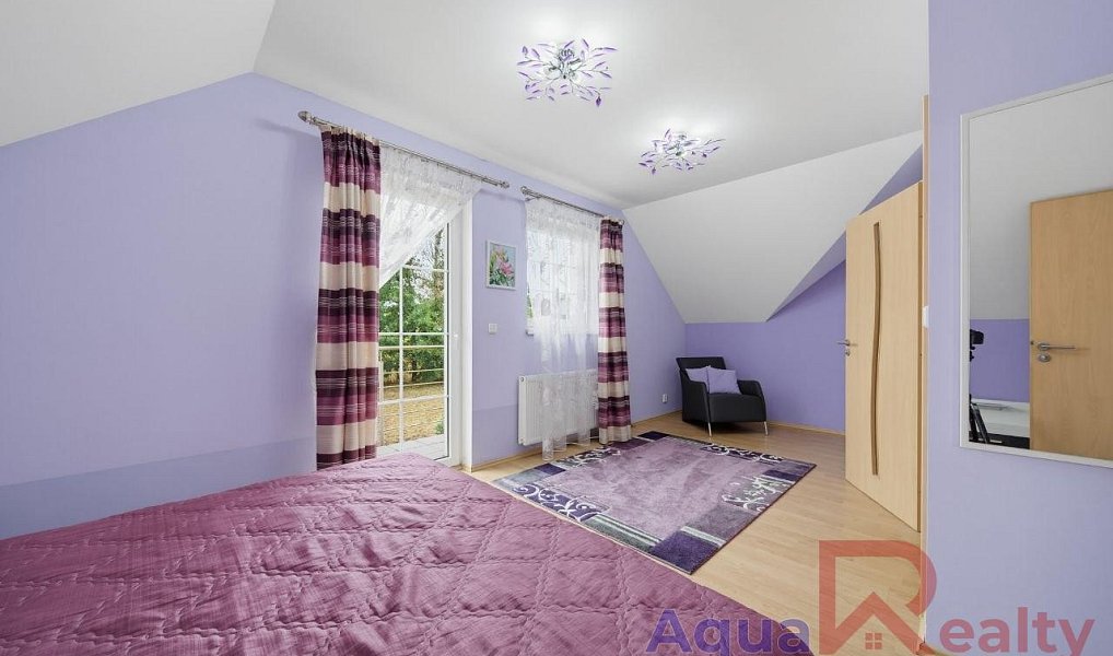 Prodej domu 206 m² s pozemkem 907 m², Nová Role – náhled fotky 13