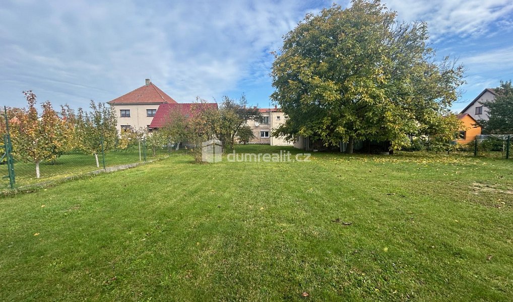 Prodej domu 235 m² s pozemkem 1 218 m², Radovesnice II – náhled fotky 8