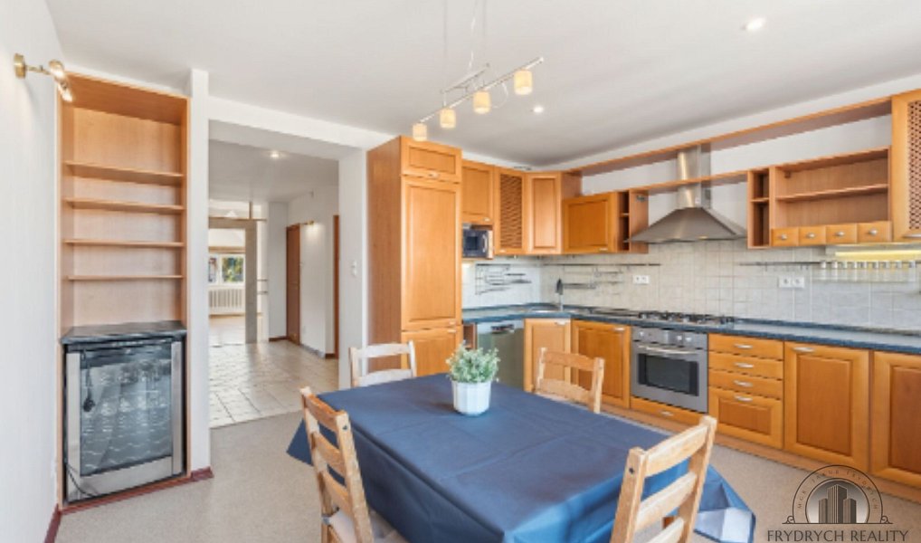 Pronájem bytu 5+1 160 m², Praha – náhled fotky 8