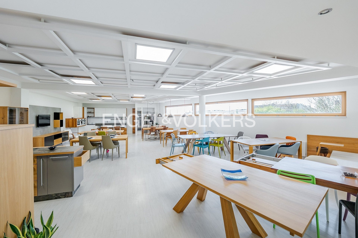 Pronájem obchodních prostor 97 m² – fotografie 2