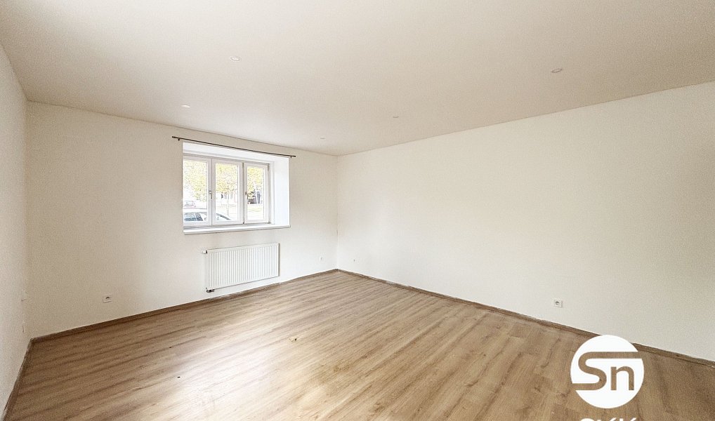 Pronájem bytu 3+1 67 m², Dobrovice – náhled fotky 3