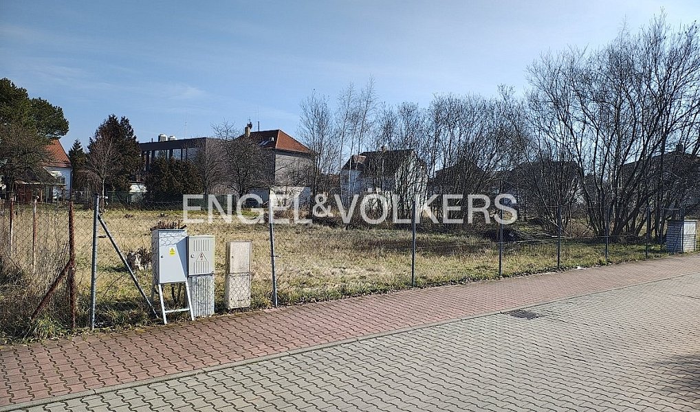 Prodej stavebního pozemku 727 m², Praha – náhled fotky 7