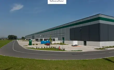 Pronájem skladovacích prostor 5 667 m², Úžice, okres Mělník