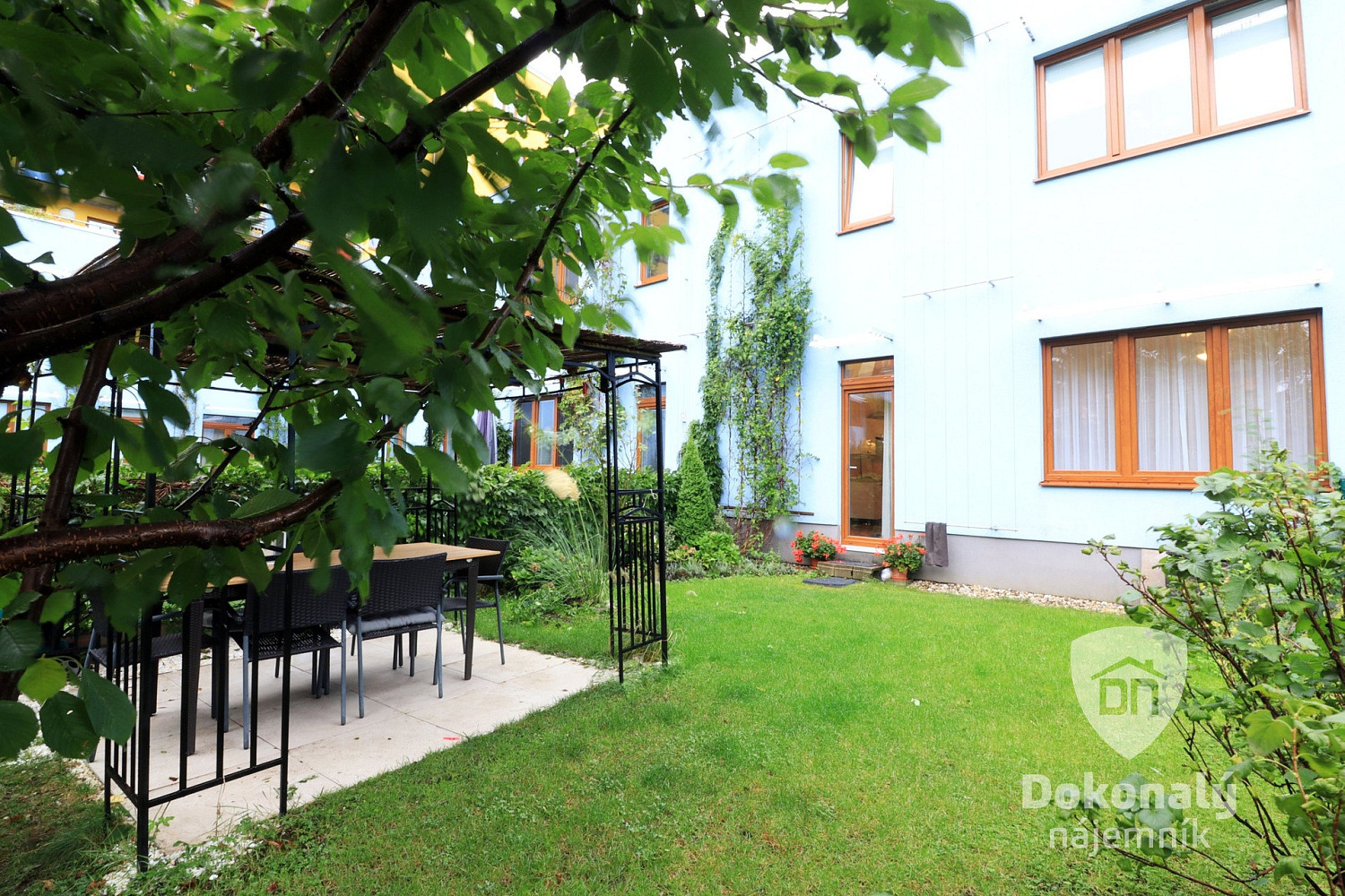 Pronájem bytu 2+kk 56 m² – fotografie 3