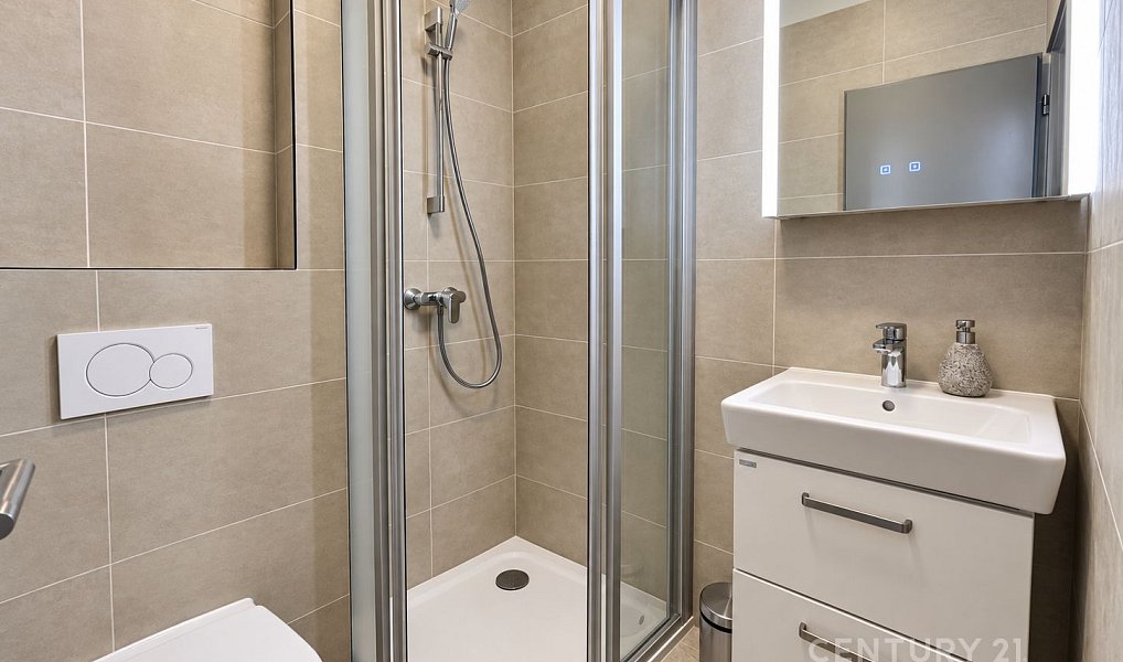 Prodej bytu 1+kk 15 m², Praha – náhled fotky 23