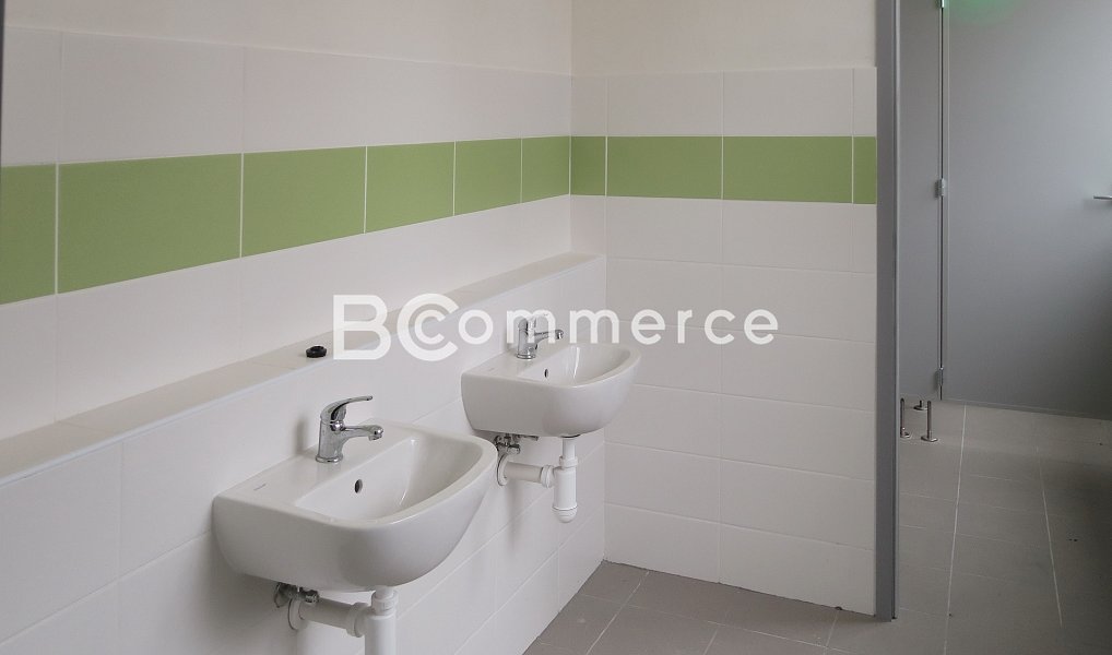 Pronájem skladovacích prostor 1 124 m², Holubice – náhled fotky 5