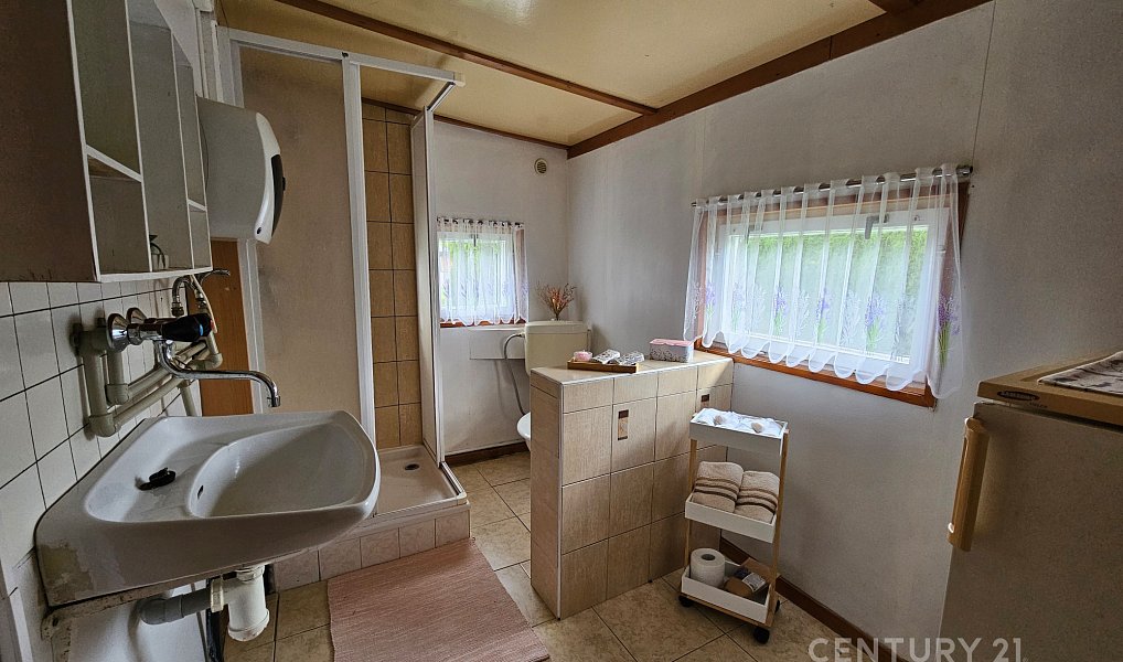 Chata 50 m2 s pozemkem 605 m2 v Rožnově pod Radhoštěm pěšky do centra, u sportovního areálu, Rožnov pod Radhoštěm – náhled fotky 13