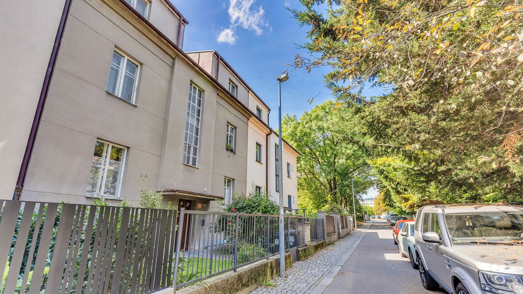 Prodej nájemního domu, činžáku 388 m²
