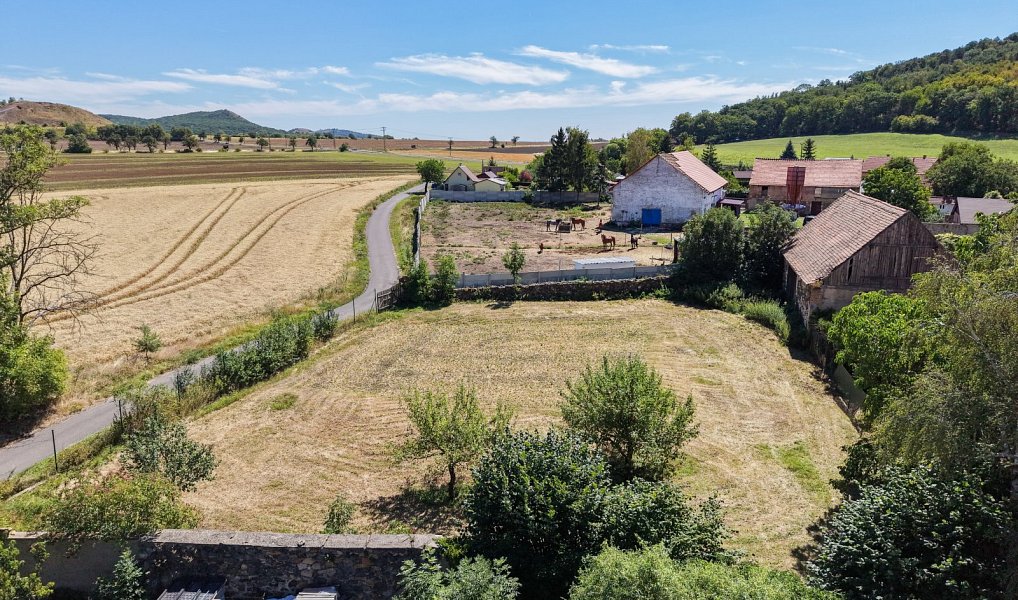 Prodej domu 140 m² s pozemkem 1 911 m², Měrunice – náhled fotky 30