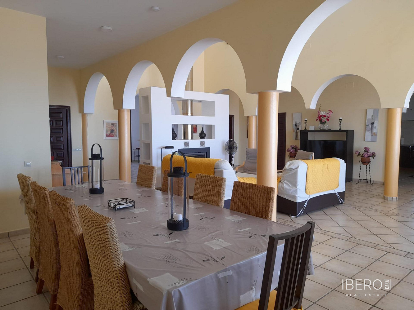 Prodej domu 454 m² s pozemkem 40 000 m²