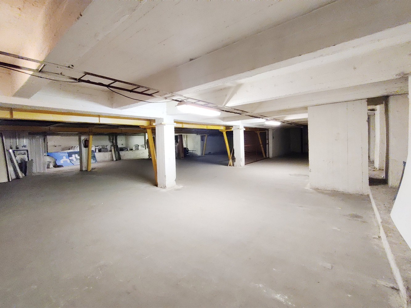 Pronájem skladovacích prostor 279 m²