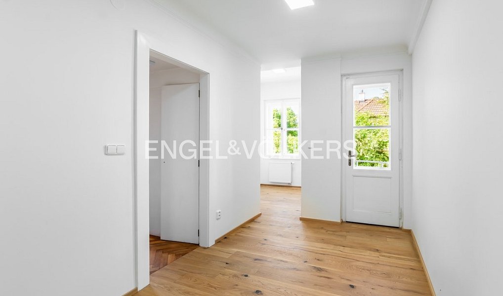 Prodej kanceláře 118 m², Praha – náhled fotky 12