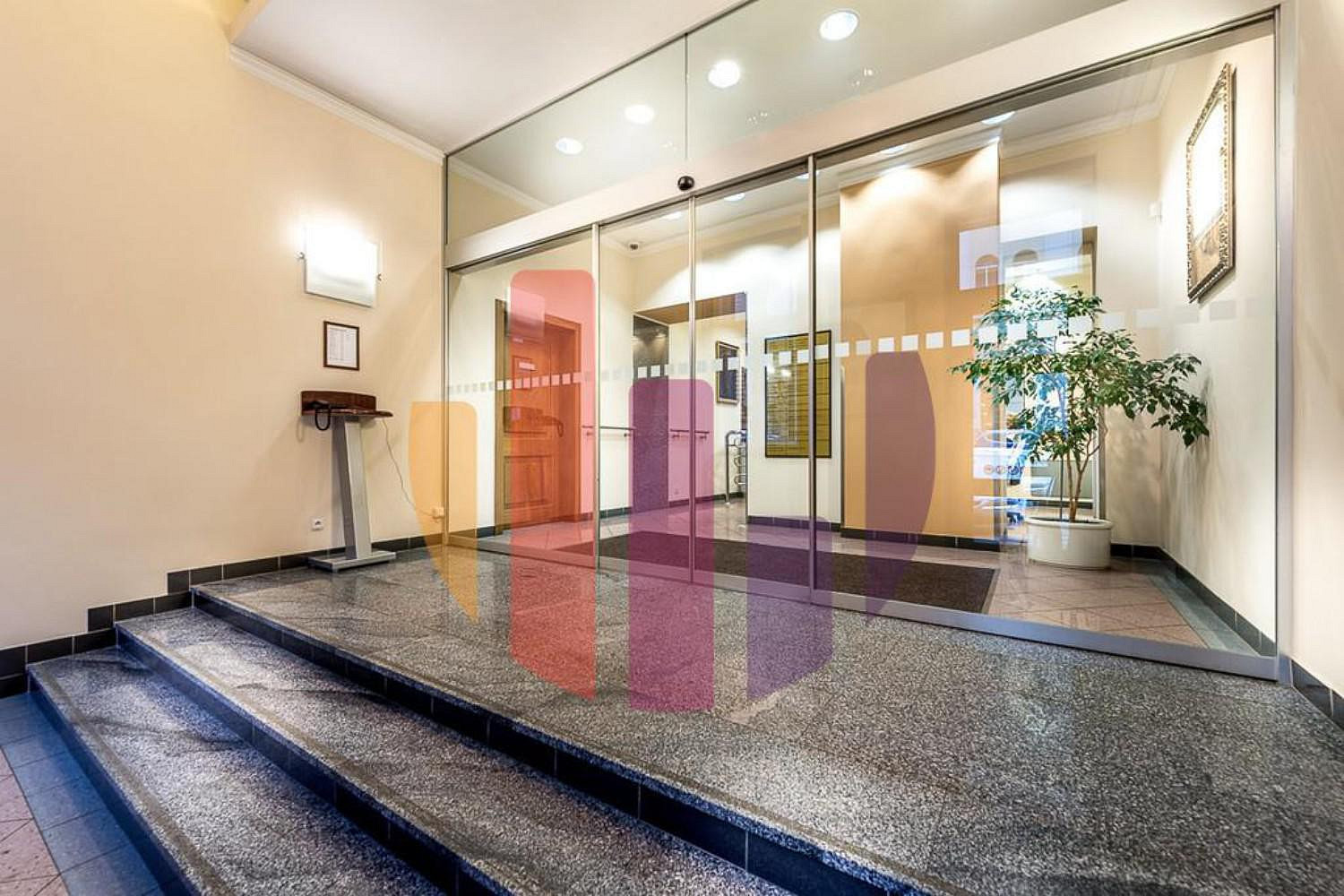 Pronájem kanceláře 131 m² — photo 2