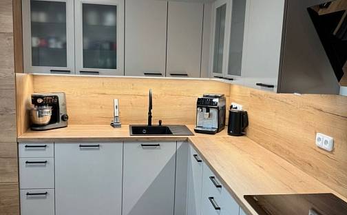 Prodej bytu 2+1 70 m², Čs. armády, Louny