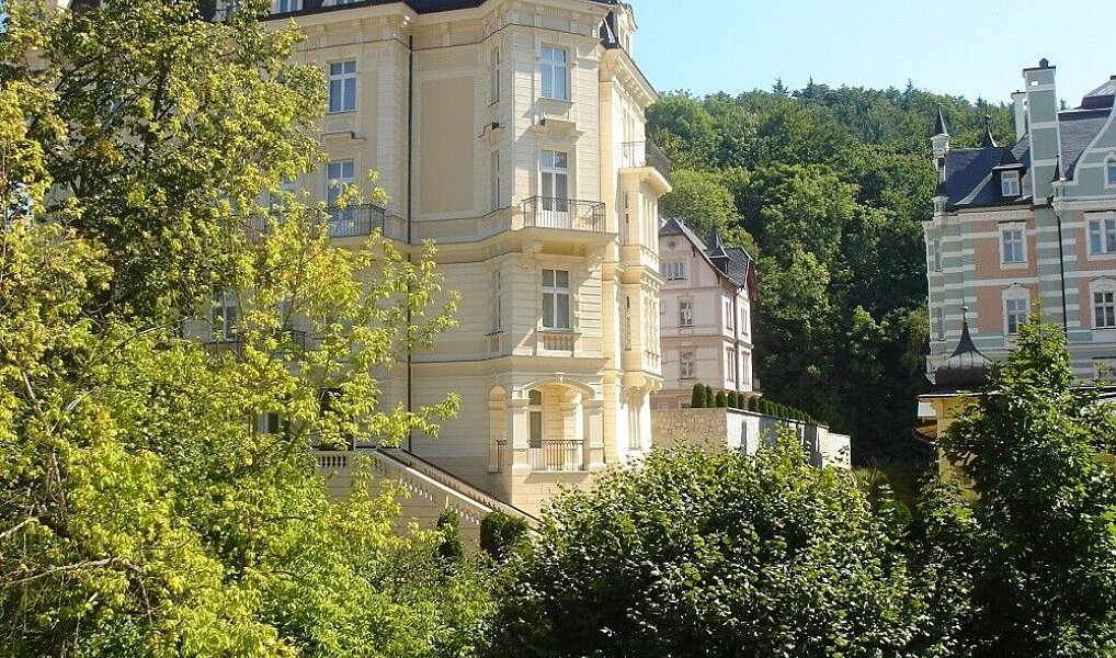 Prodej bytu 4+kk 94 m², Karlovy Vary – náhled fotky 2