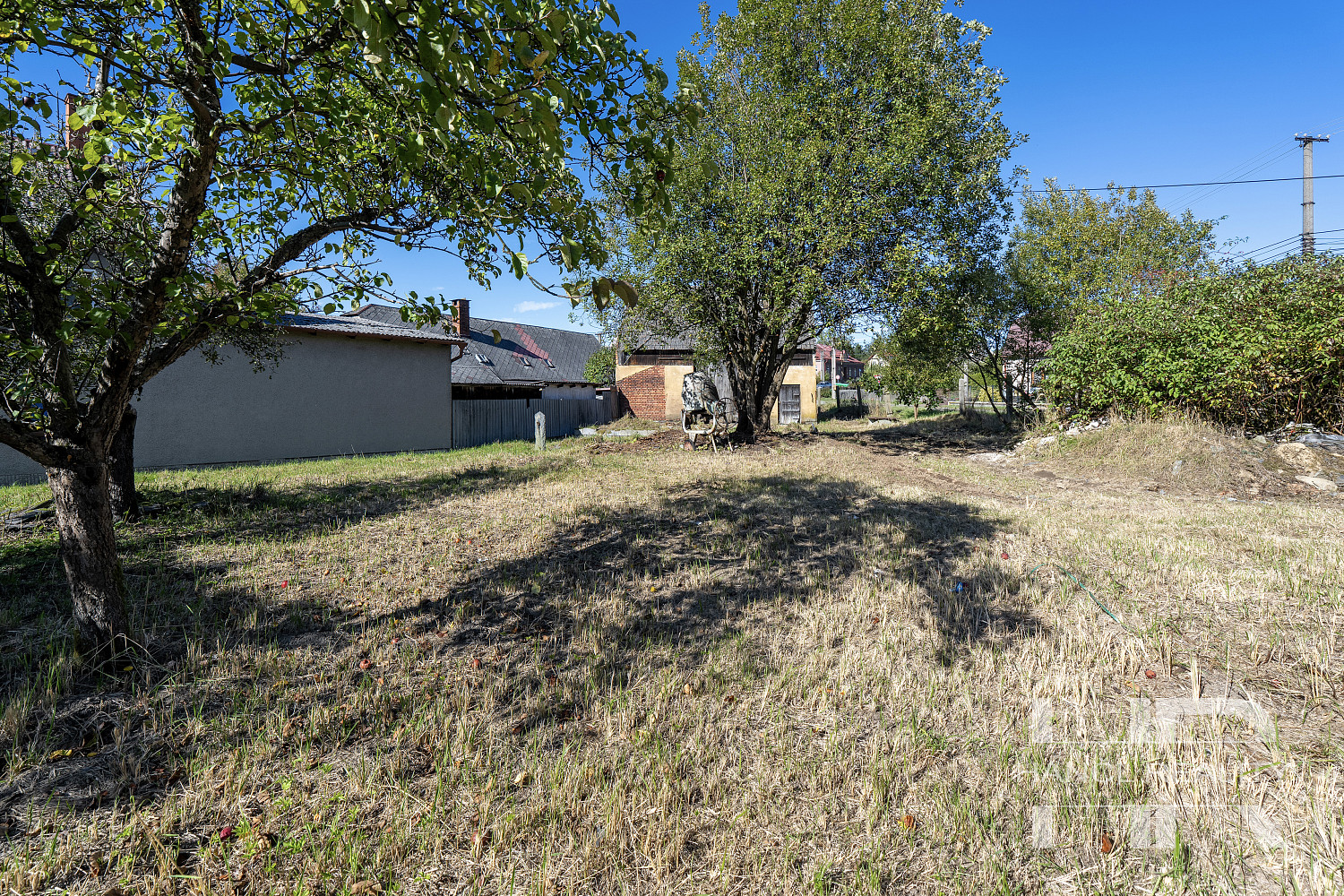 Prodej stavebního pozemku 968 m² — photo 2