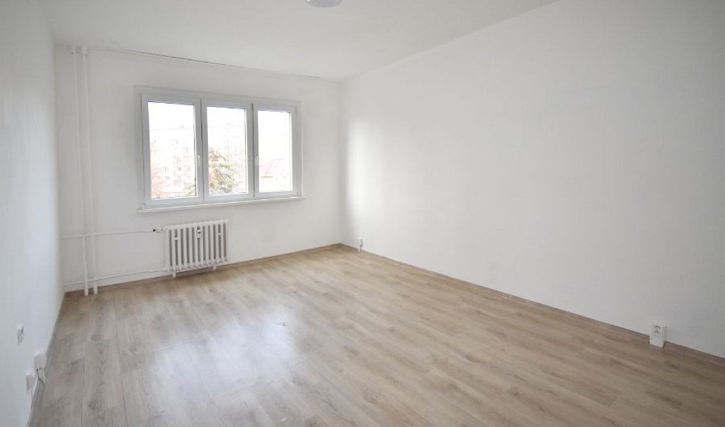 Pronájem bytu 2+1 54 m², Chomutov – náhled fotky 4