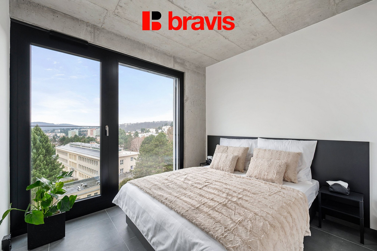 Pronájem bytu 2+kk 41 m² – fotografie 2