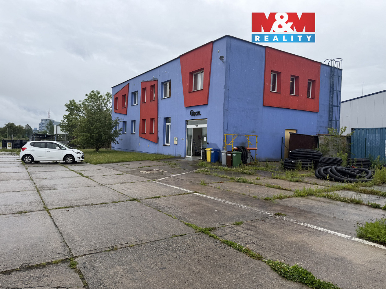 Pronájem obchodních prostor 415 m²
