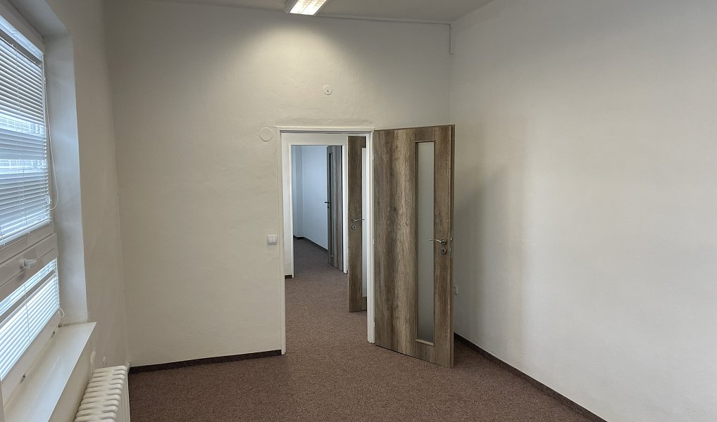 Pronájem kanceláře 97 m², Hradec Králové – náhled fotky 13