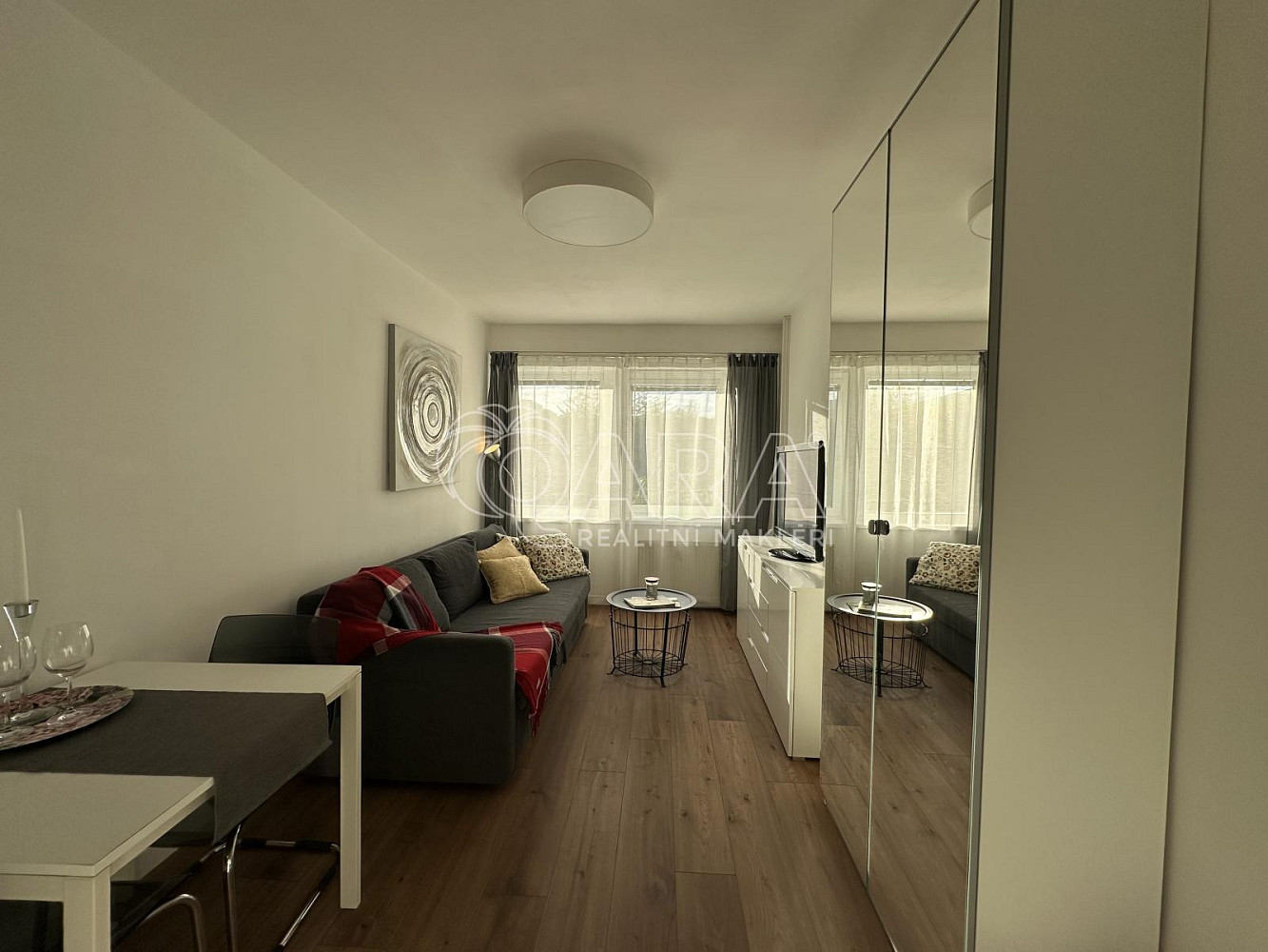 Pronájem bytu 1+kk 23 m² – fotografie 2