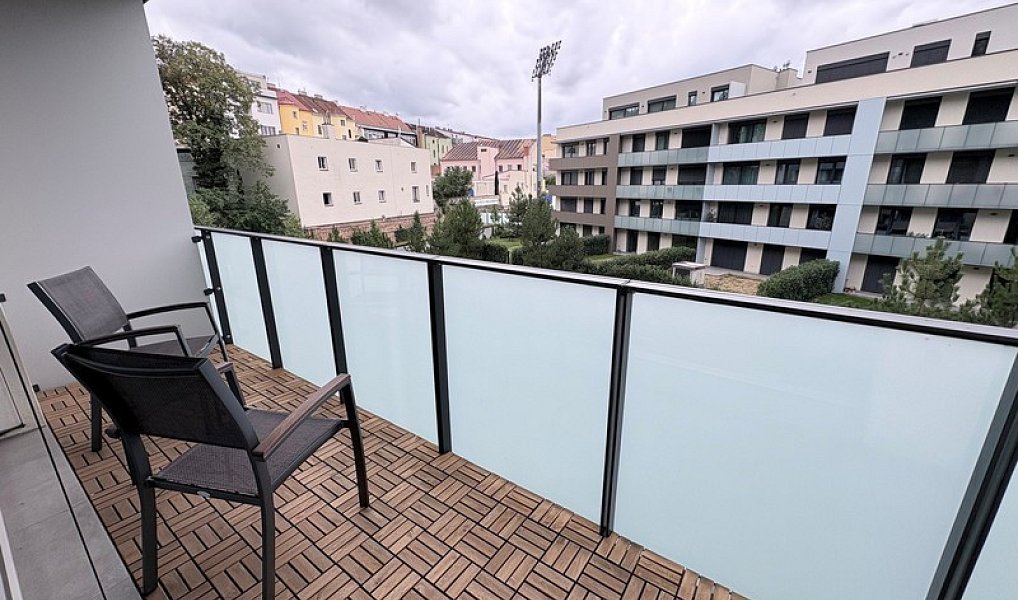 Pronájem bytu 1+kk 45 m², Praha – náhled fotky 2