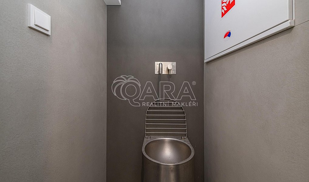 Pronájem kanceláře 240 m², Praha – náhled fotky 17